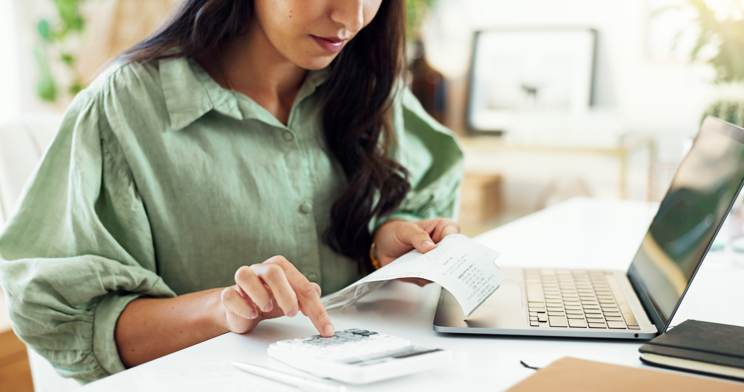 Couple applying for a no income verification home loan using bank statements